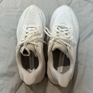 Like New women’s HOKA Clifton 9